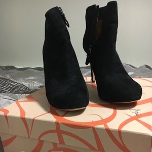 Via Spiga Bakel Bootie 8.5 Black Suede